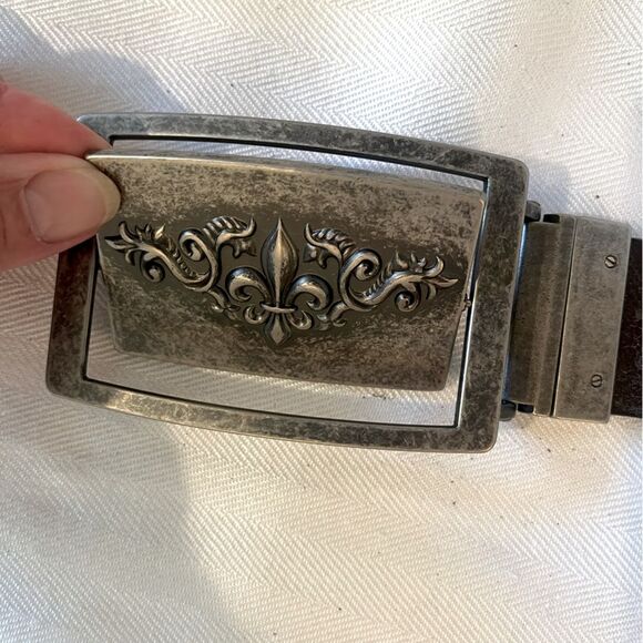 Fleur de Lis reversible pewter type belt buckle. Monogram M on the reverse side - Picture 5 of 12